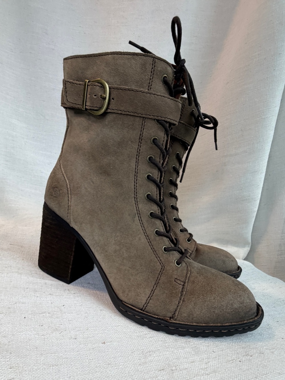 Børn Taupe Suede Lace Up Heeled Boots Women’s 10 Moto Boho Buckle